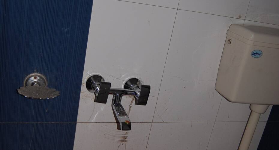 Hotel Al Humzah, Srinagar 4